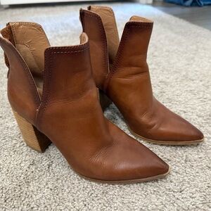 Steve Madden Tan Leather Ankle Booties